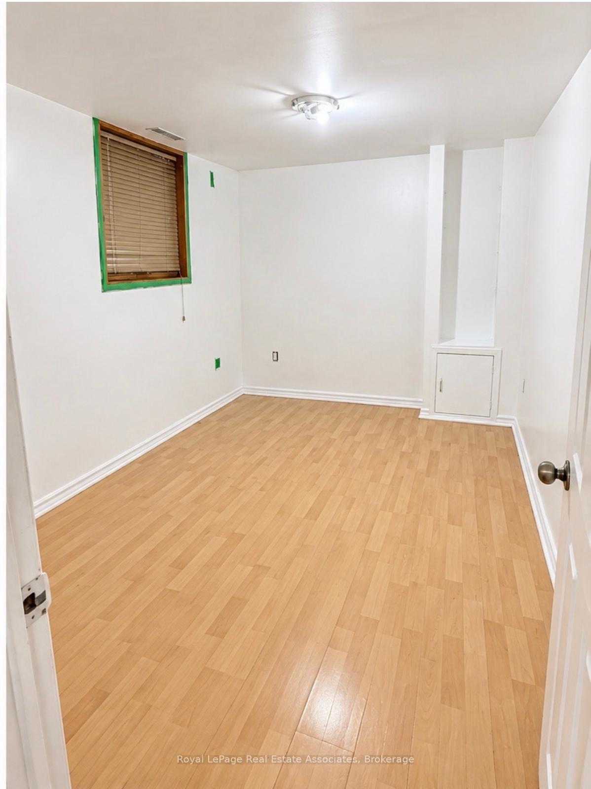 Photo 5 of Unit Lower, 97 Oak Park Avenue, Toronto, Woodbine-Lumsden — HOMEH