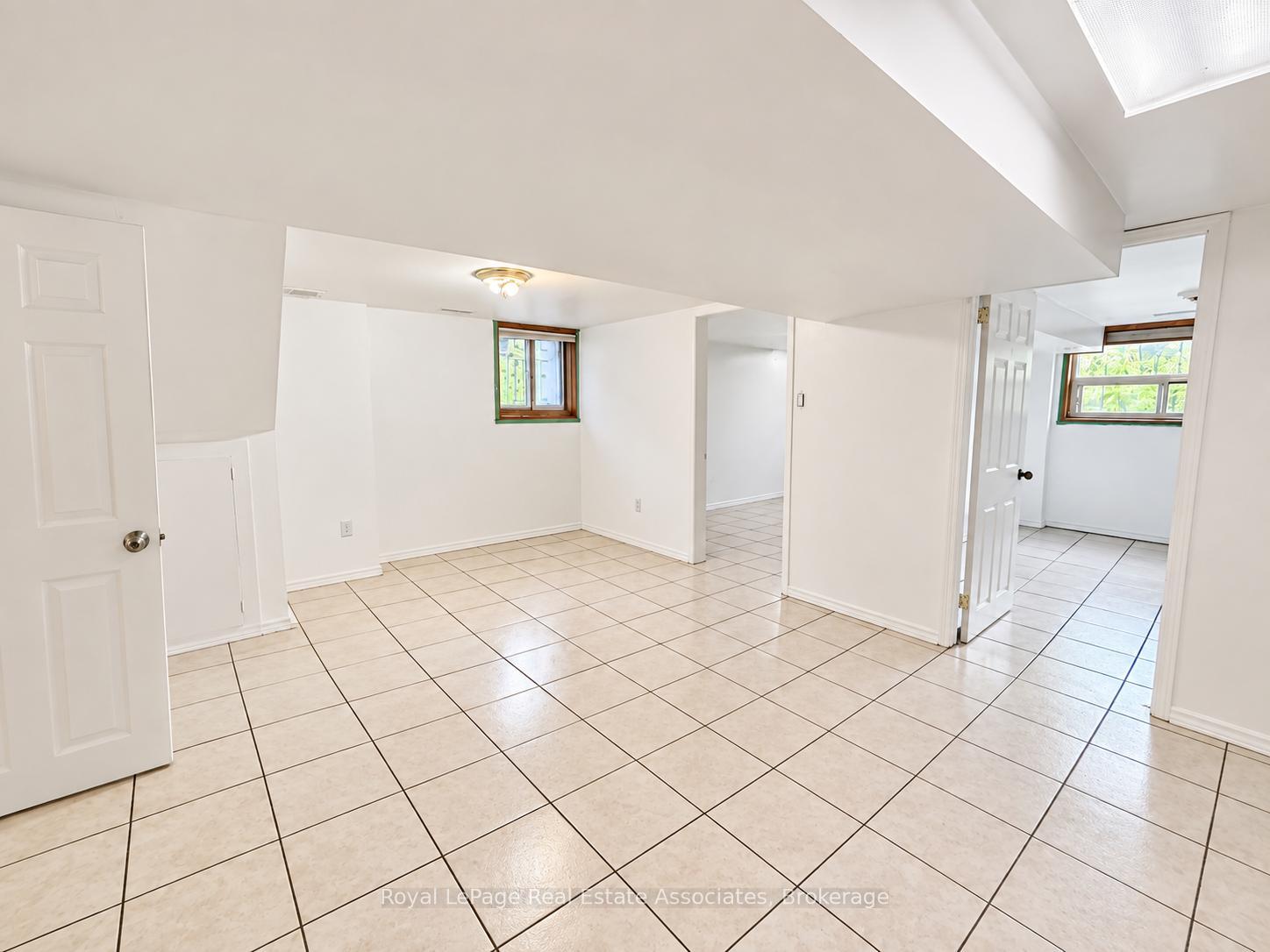 Photo 7 of Unit Lower, 97 Oak Park Avenue, Toronto, Woodbine-Lumsden — HOMEH