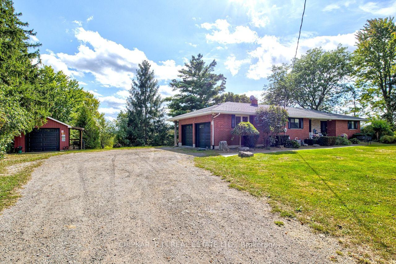 Photo 3 of 516 Governor's Road E, Brant, Paris — HOMEH