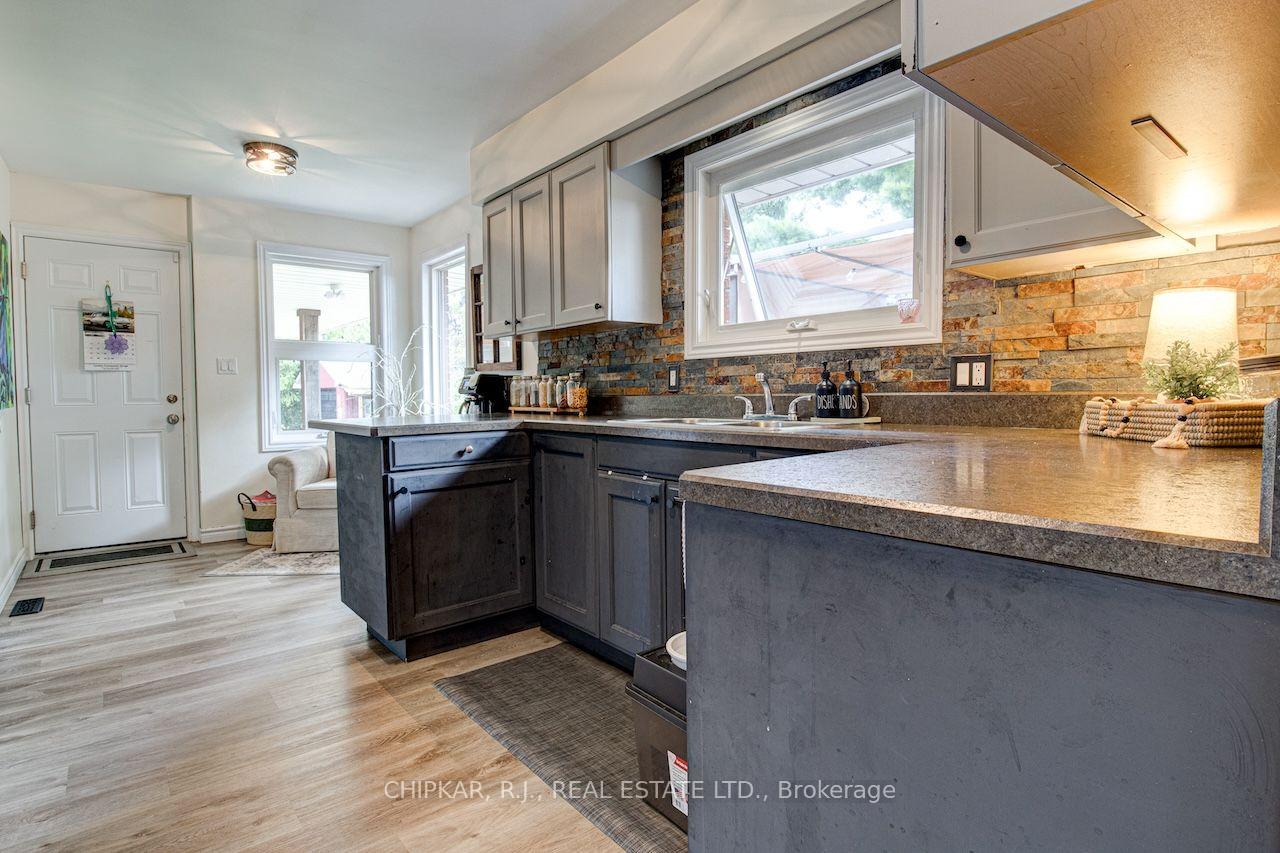 Photo 13 of 516 Governor's Road E, Brant, Paris — HOMEH
