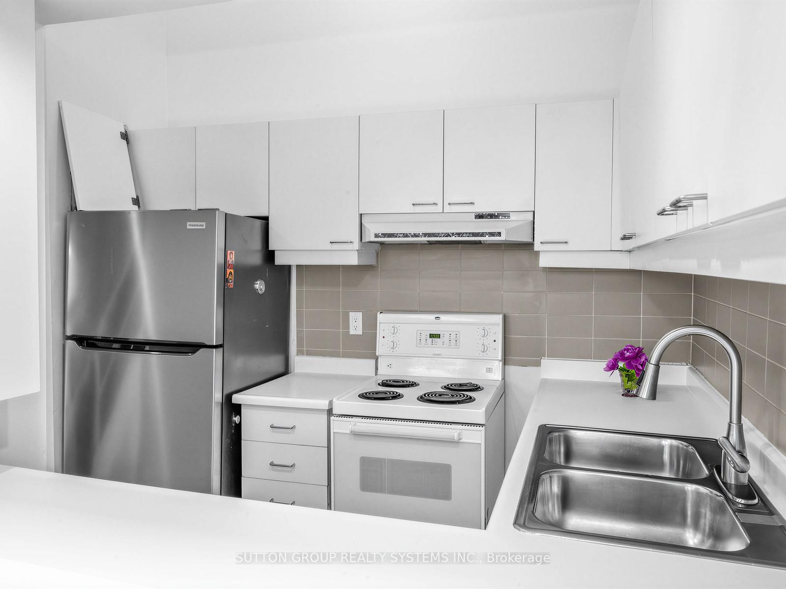 Photo 9 of Unit 5, 6 Bartlett Avenue W, Toronto, Dovercourt-Wallace Emerson-Junction — HOMEH