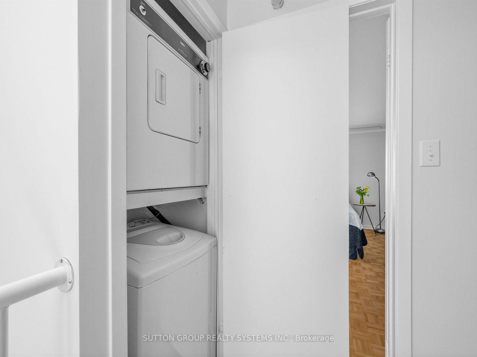 Photo 13 of Unit 5, 6 Bartlett Avenue W, Toronto, Dovercourt-Wallace Emerson-Junction — HOMEH