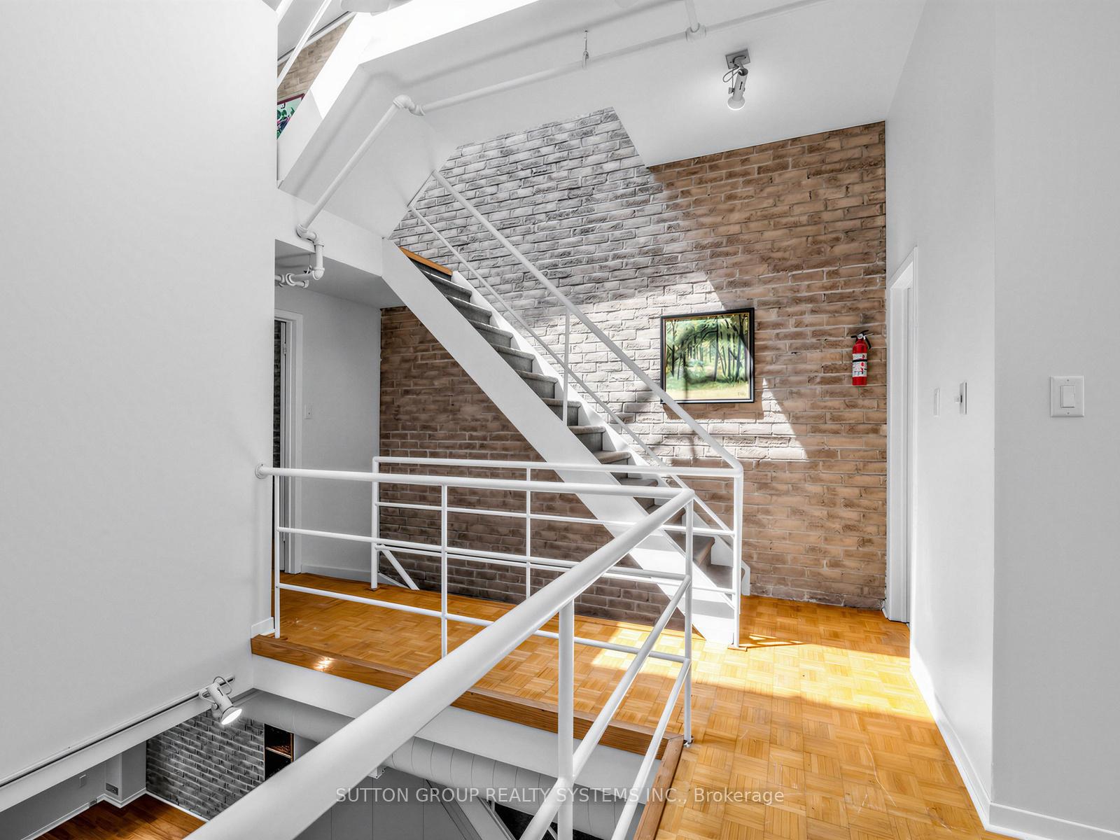 Photo 19 of Unit 5, 6 Bartlett Avenue W, Toronto, Dovercourt-Wallace Emerson-Junction — HOMEH