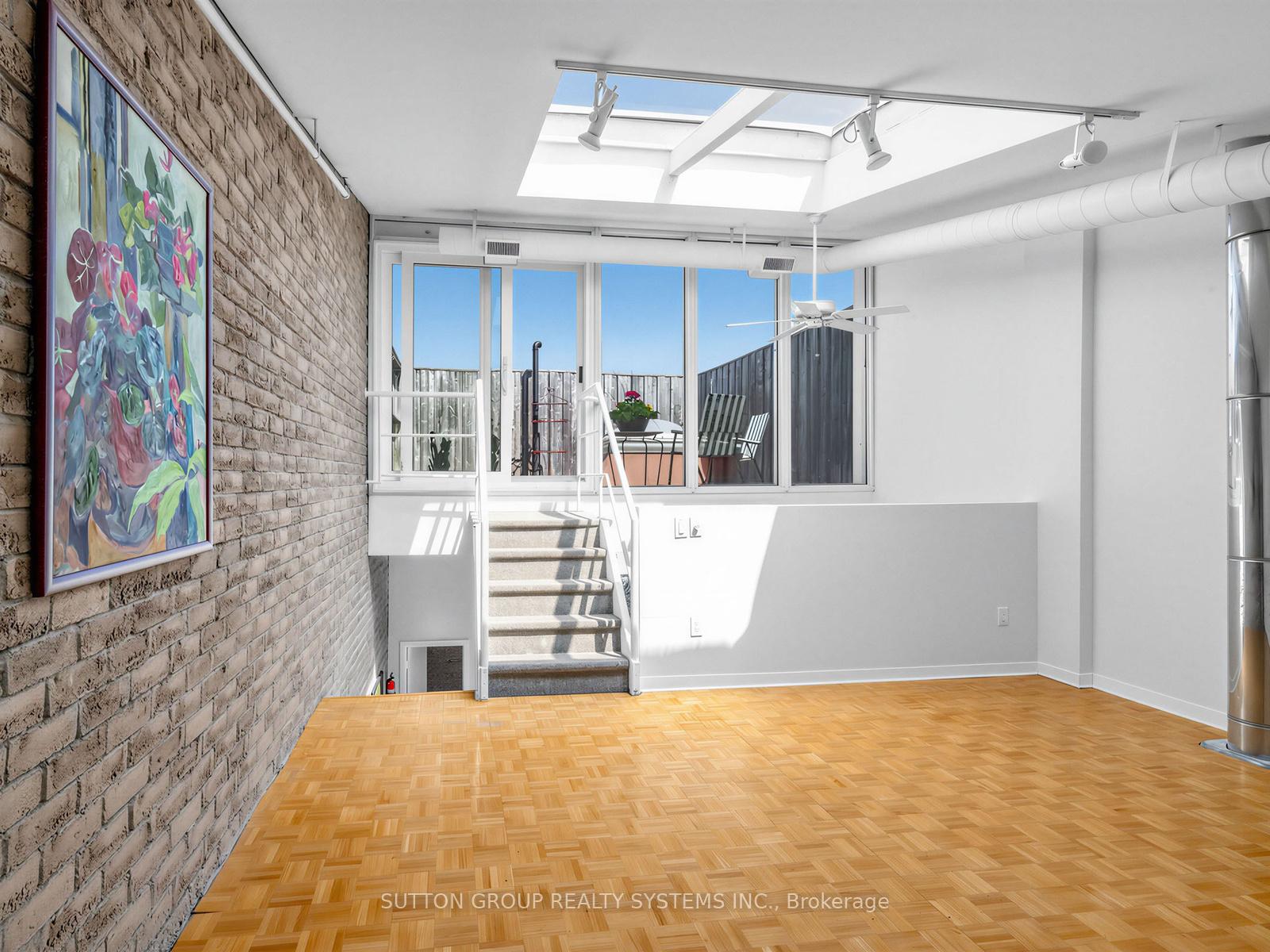 Photo 23 of Unit 5, 6 Bartlett Avenue W, Toronto, Dovercourt-Wallace Emerson-Junction — HOMEH