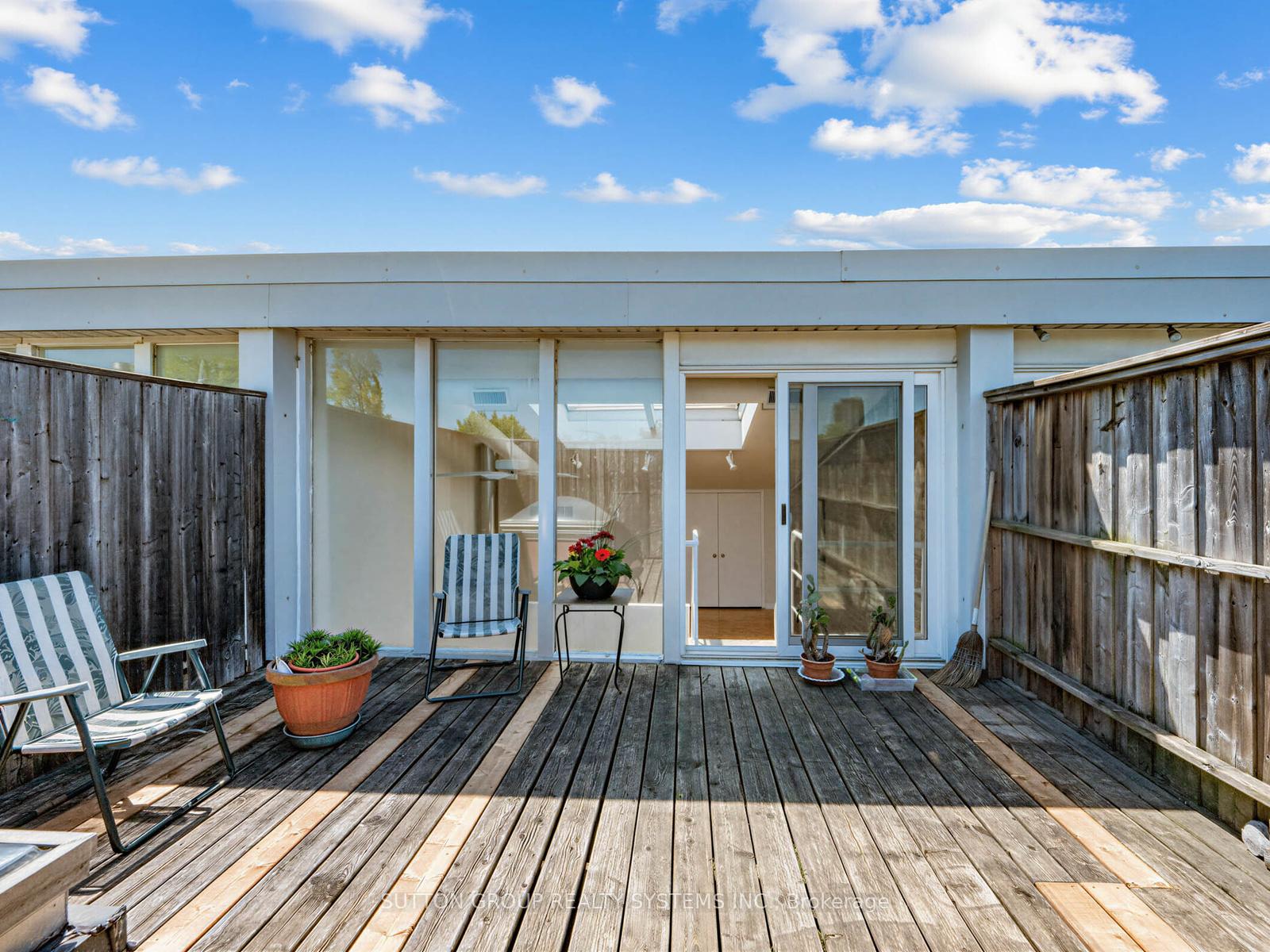 Photo 24 of Unit 5, 6 Bartlett Avenue W, Toronto, Dovercourt-Wallace Emerson-Junction — HOMEH