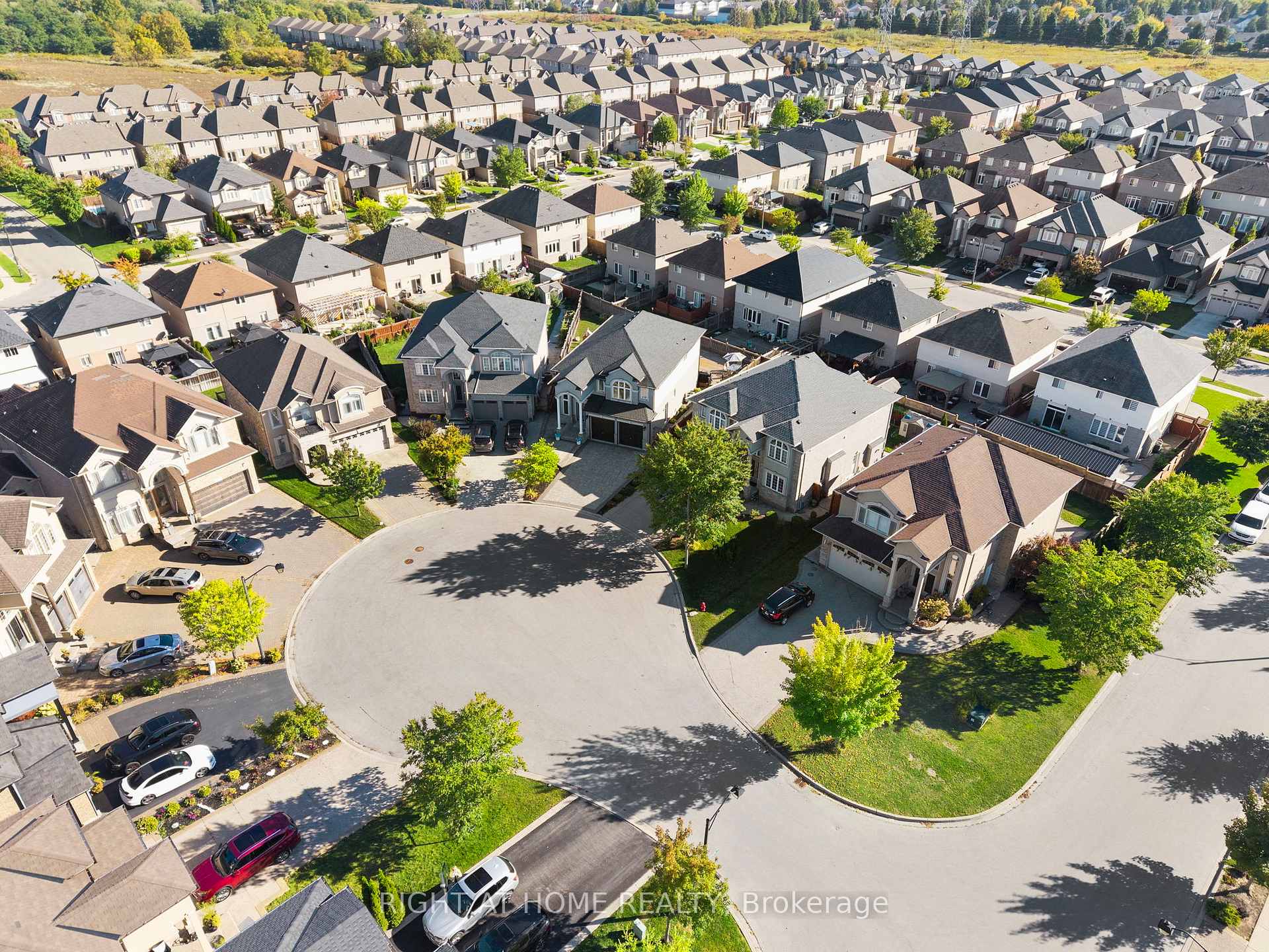 Photo 6 of 12 Donatello Court, Hamilton, Carpenter — HOMEH
