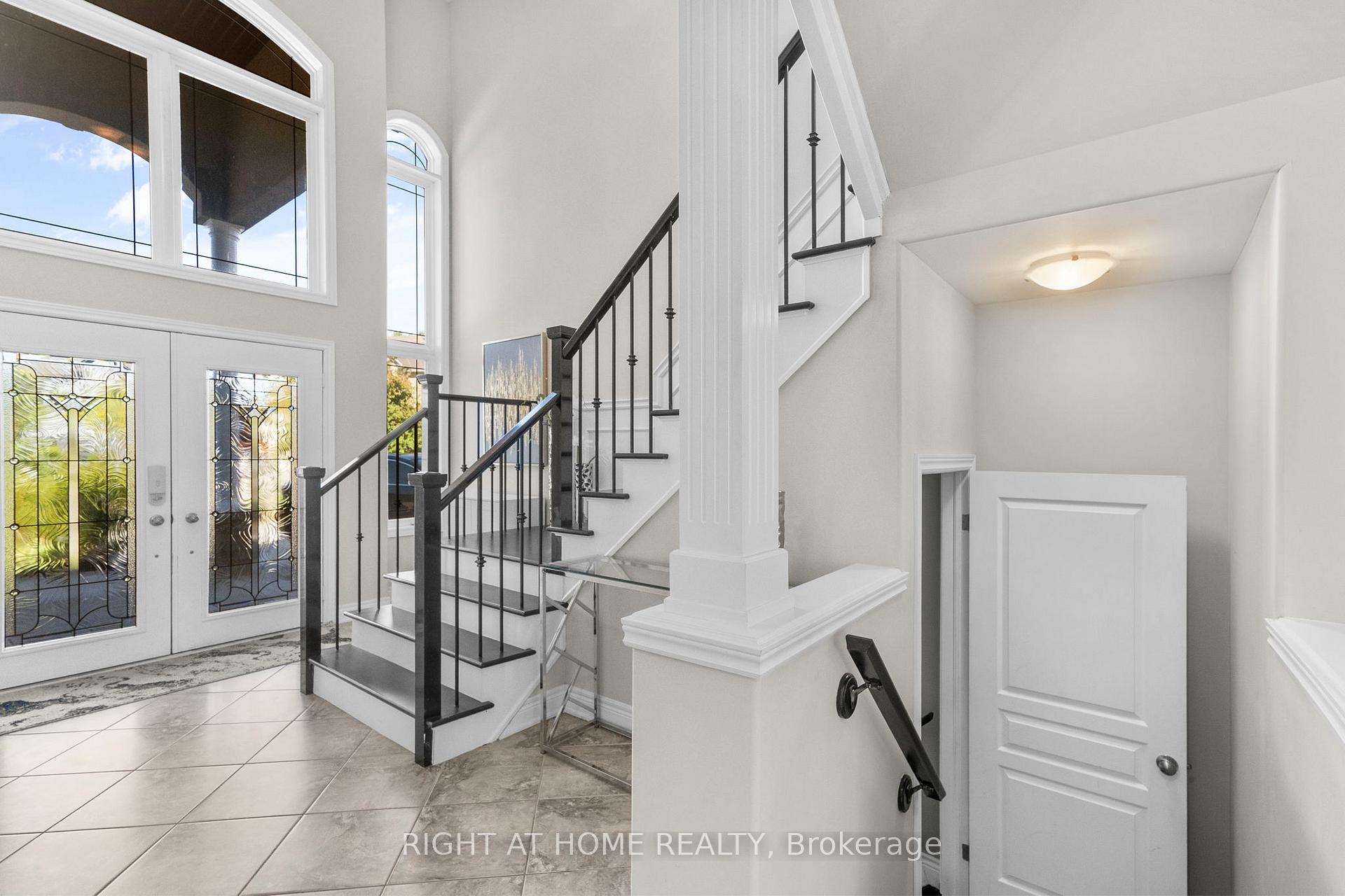 Photo 10 of 12 Donatello Court, Hamilton, Carpenter — HOMEH