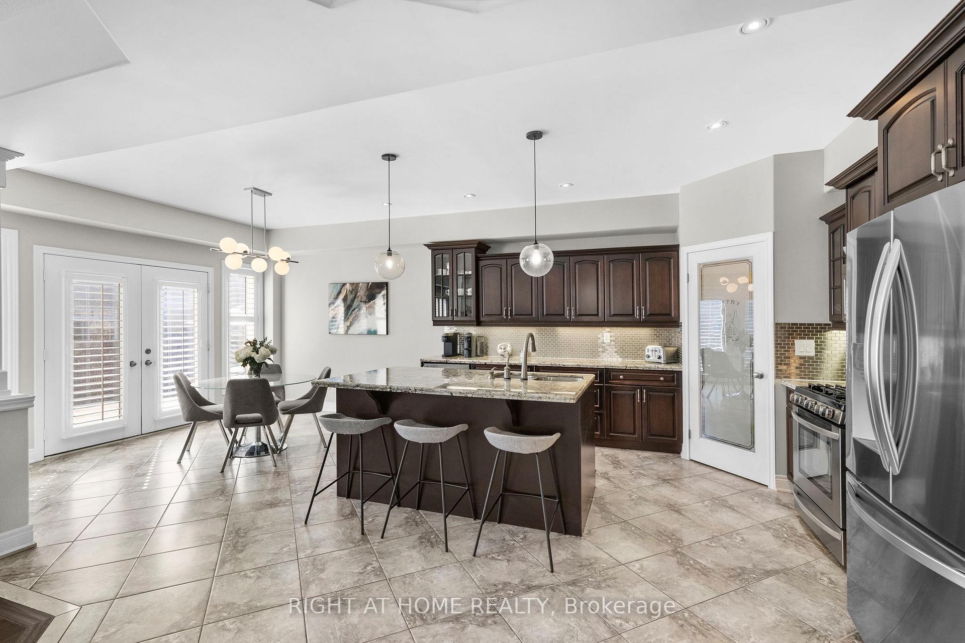 Photo 16 of 12 Donatello Court, Hamilton, Carpenter — HOMEH
