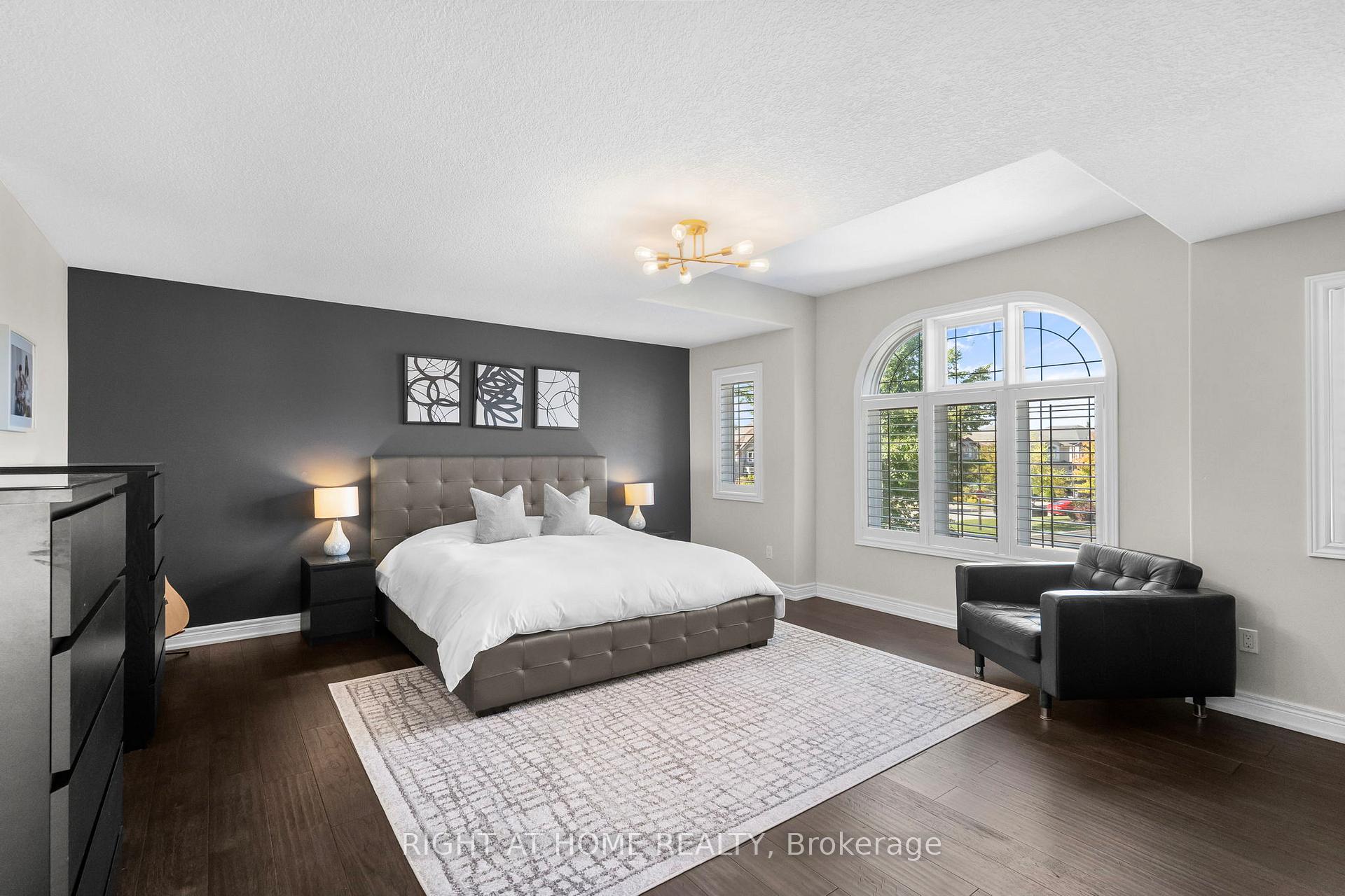 Photo 24 of 12 Donatello Court, Hamilton, Carpenter — HOMEH