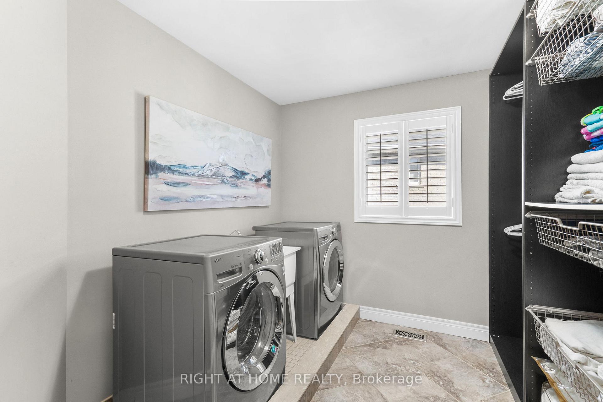 Photo 31 of 12 Donatello Court, Hamilton, Carpenter — HOMEH