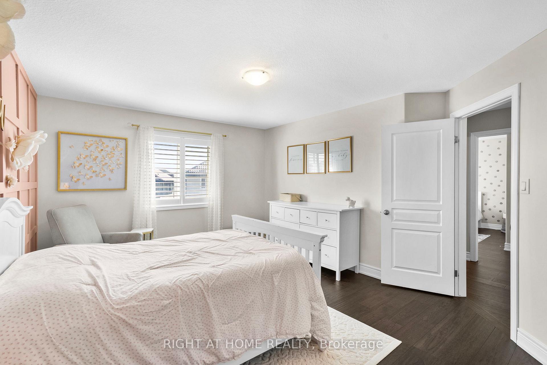 Photo 33 of 12 Donatello Court, Hamilton, Carpenter — HOMEH