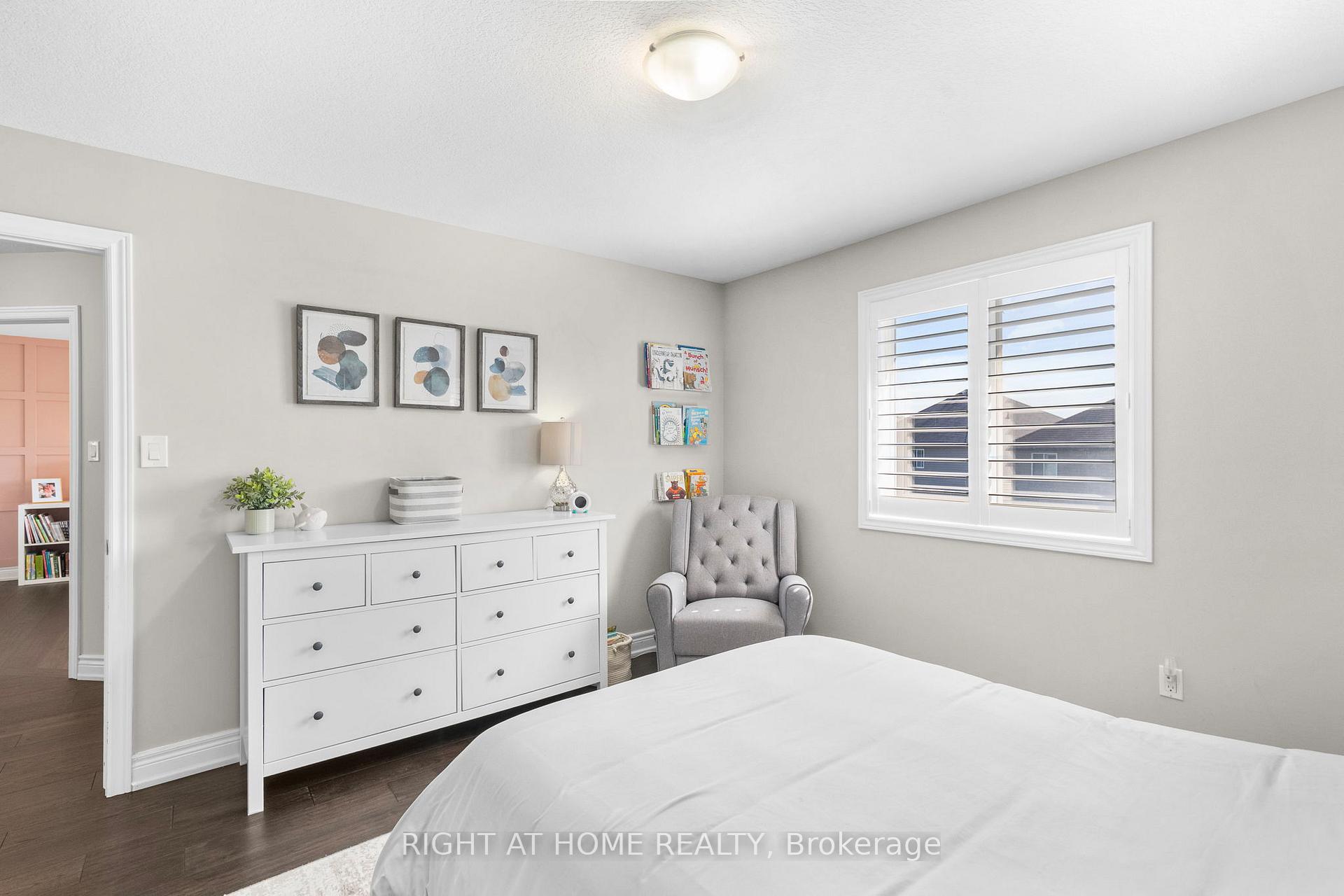 Photo 37 of 12 Donatello Court, Hamilton, Carpenter — HOMEH
