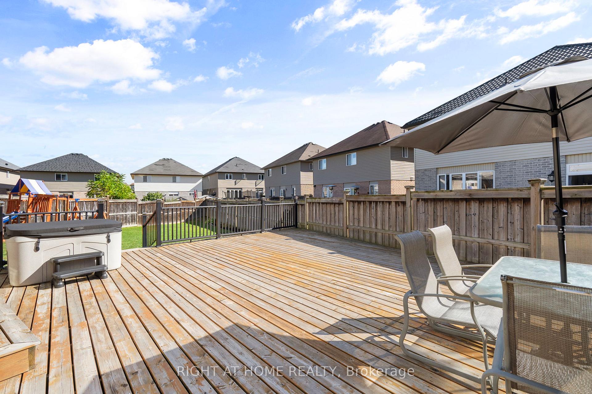 Photo 45 of 12 Donatello Court, Hamilton, Carpenter — HOMEH