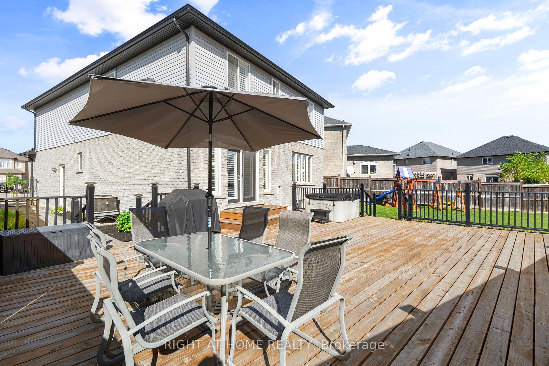 Photo 46 of 12 Donatello Court, Hamilton, Carpenter — HOMEH
