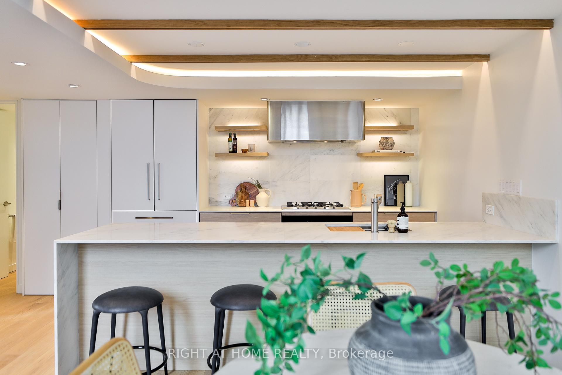 Photo 7 of Unit Penthouse 2, 225 Brunswick Avenue, Toronto, University — HOMEH
