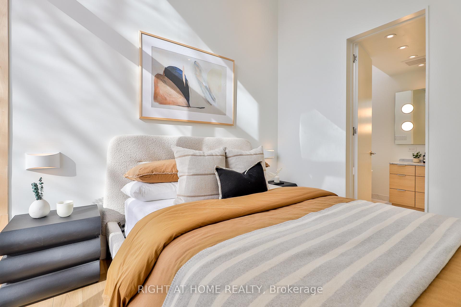 Photo 18 of Unit Penthouse 2, 225 Brunswick Avenue, Toronto, University — HOMEH
