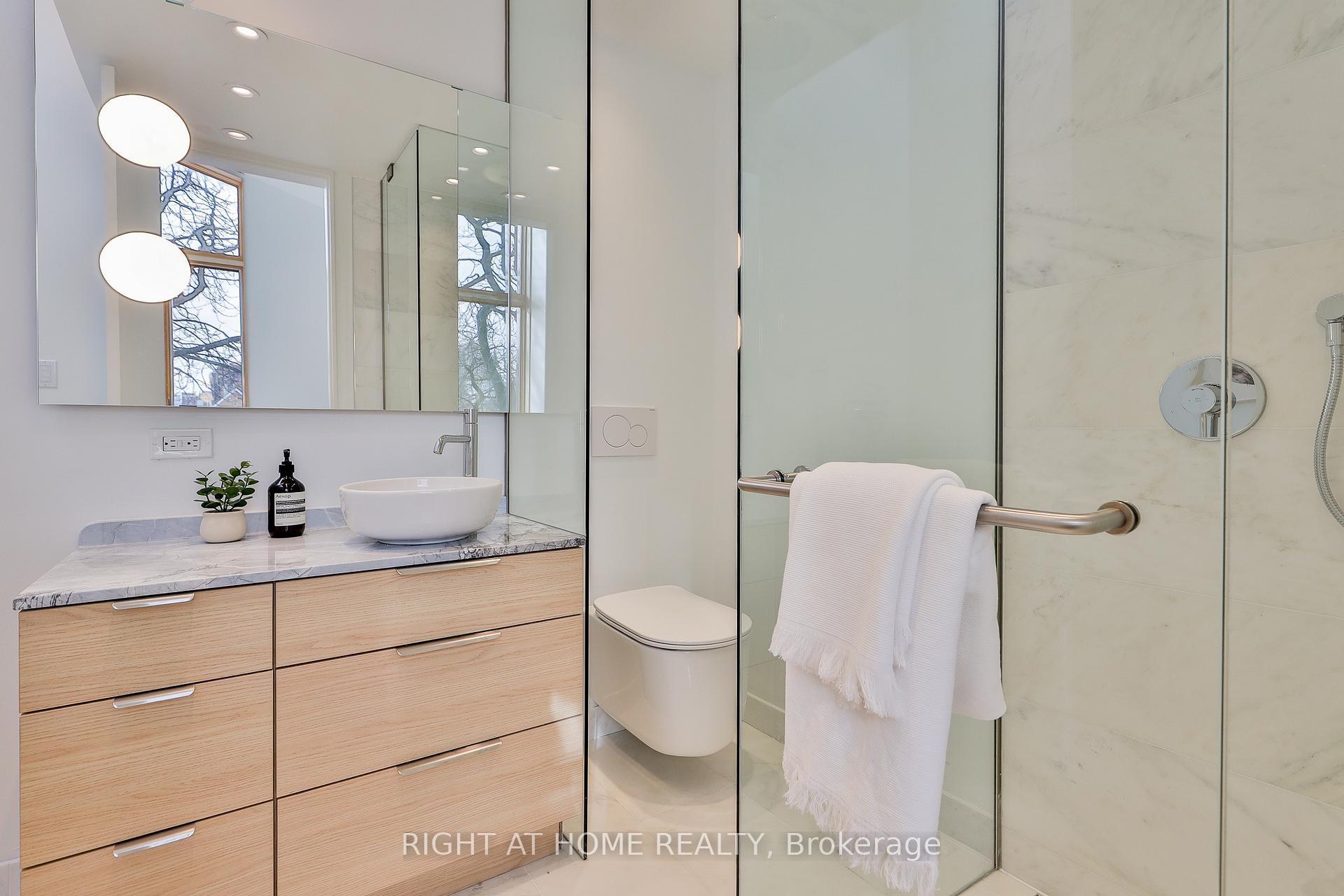 Photo 19 of Unit Penthouse 2, 225 Brunswick Avenue, Toronto, University — HOMEH