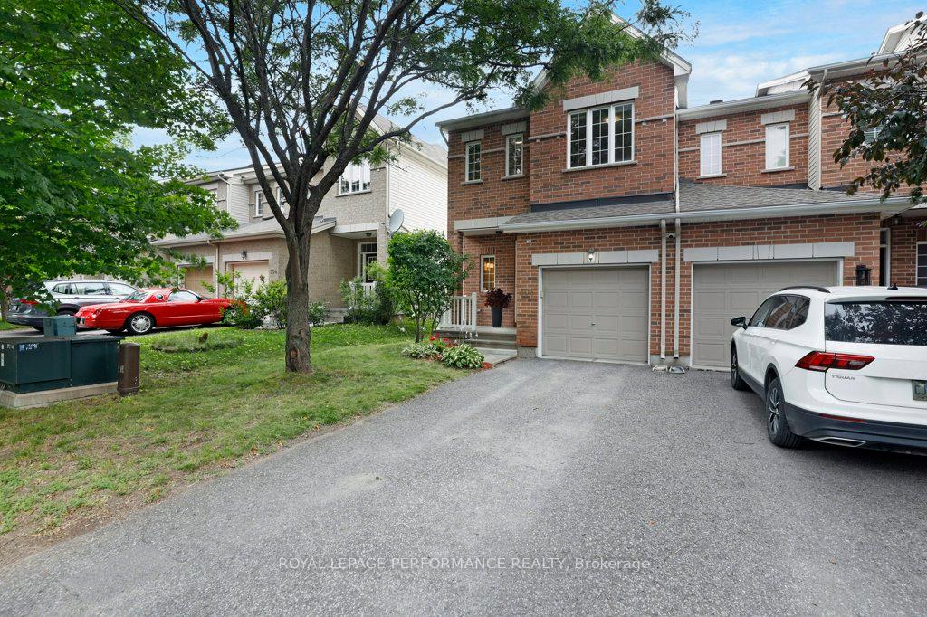 Photo 2 of 306 Waymark Crescent, Ottawa, Kanata - Emerald Meadows/Trailwest — HOMEH