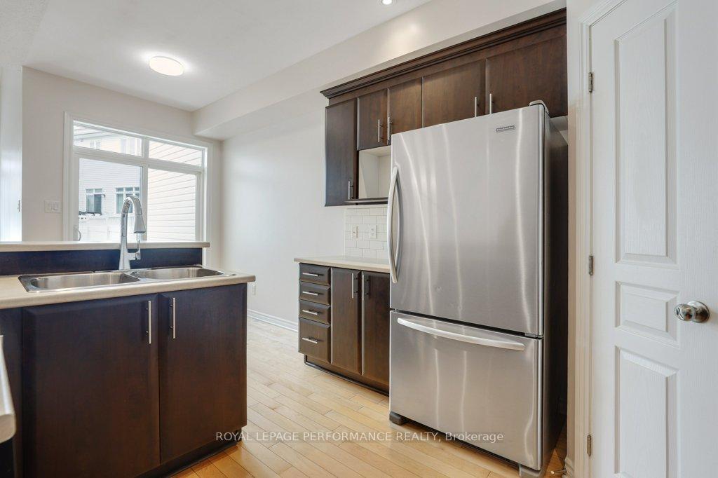 Photo 11 of 306 Waymark Crescent, Ottawa, Kanata - Emerald Meadows/Trailwest — HOMEH