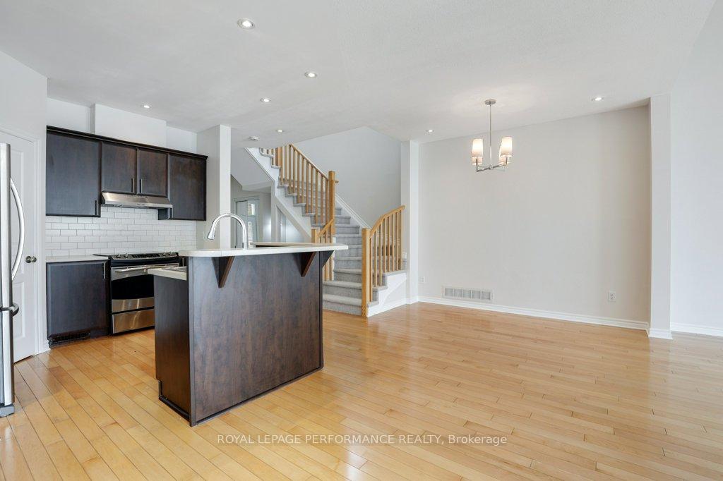 Photo 15 of 306 Waymark Crescent, Ottawa, Kanata - Emerald Meadows/Trailwest — HOMEH