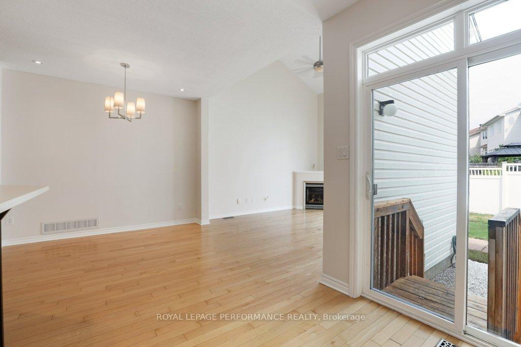 Photo 17 of 306 Waymark Crescent, Ottawa, Kanata - Emerald Meadows/Trailwest — HOMEH
