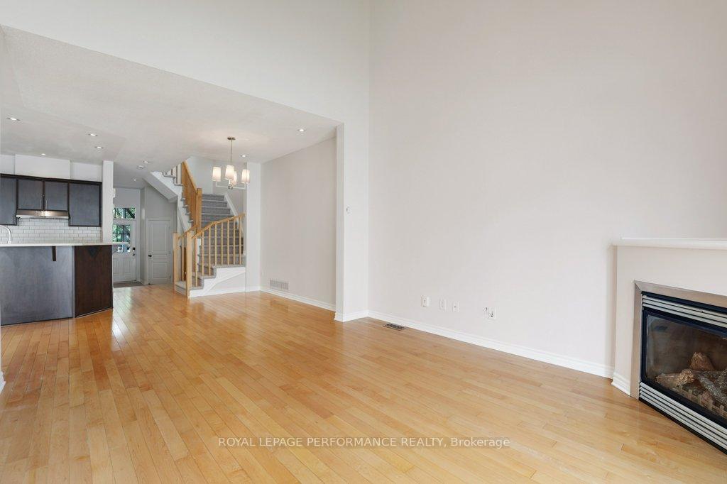 Photo 23 of 306 Waymark Crescent, Ottawa, Kanata - Emerald Meadows/Trailwest — HOMEH