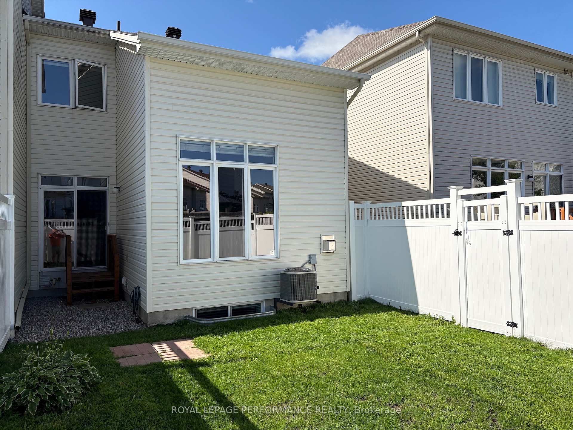 Photo 37 of 306 Waymark Crescent, Ottawa, Kanata - Emerald Meadows/Trailwest — HOMEH