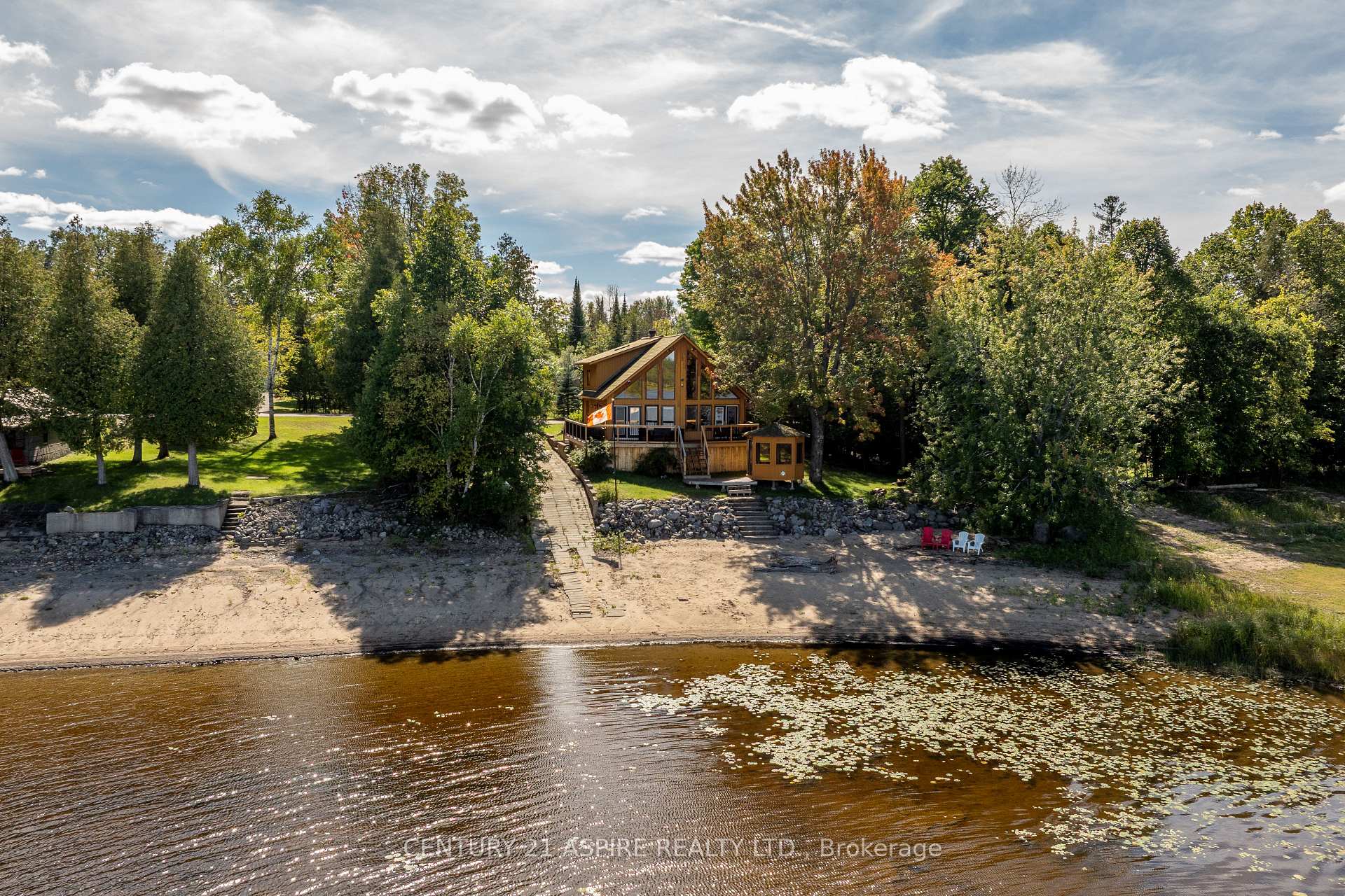 Photo 2 of 800 Forest Park Road, Laurentian Valley, Laurentian Valley — HOMEH
