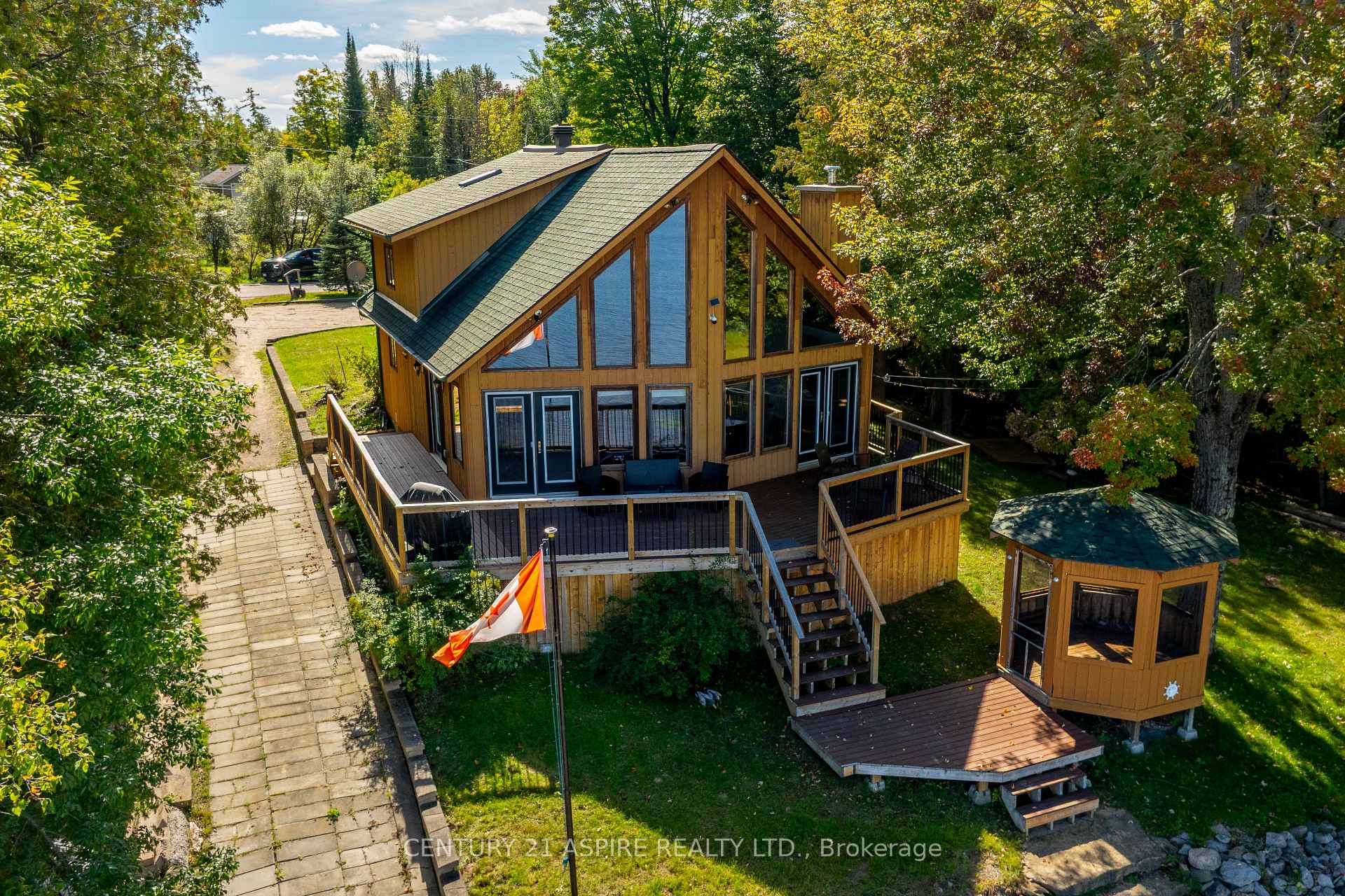 Photo 4 of 800 Forest Park Road, Laurentian Valley, Laurentian Valley — HOMEH