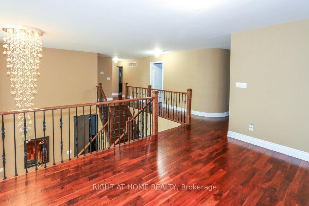 Photo 5 of 4441 Lawrence Avenue E, Scarborough, West Hill — HOMEH