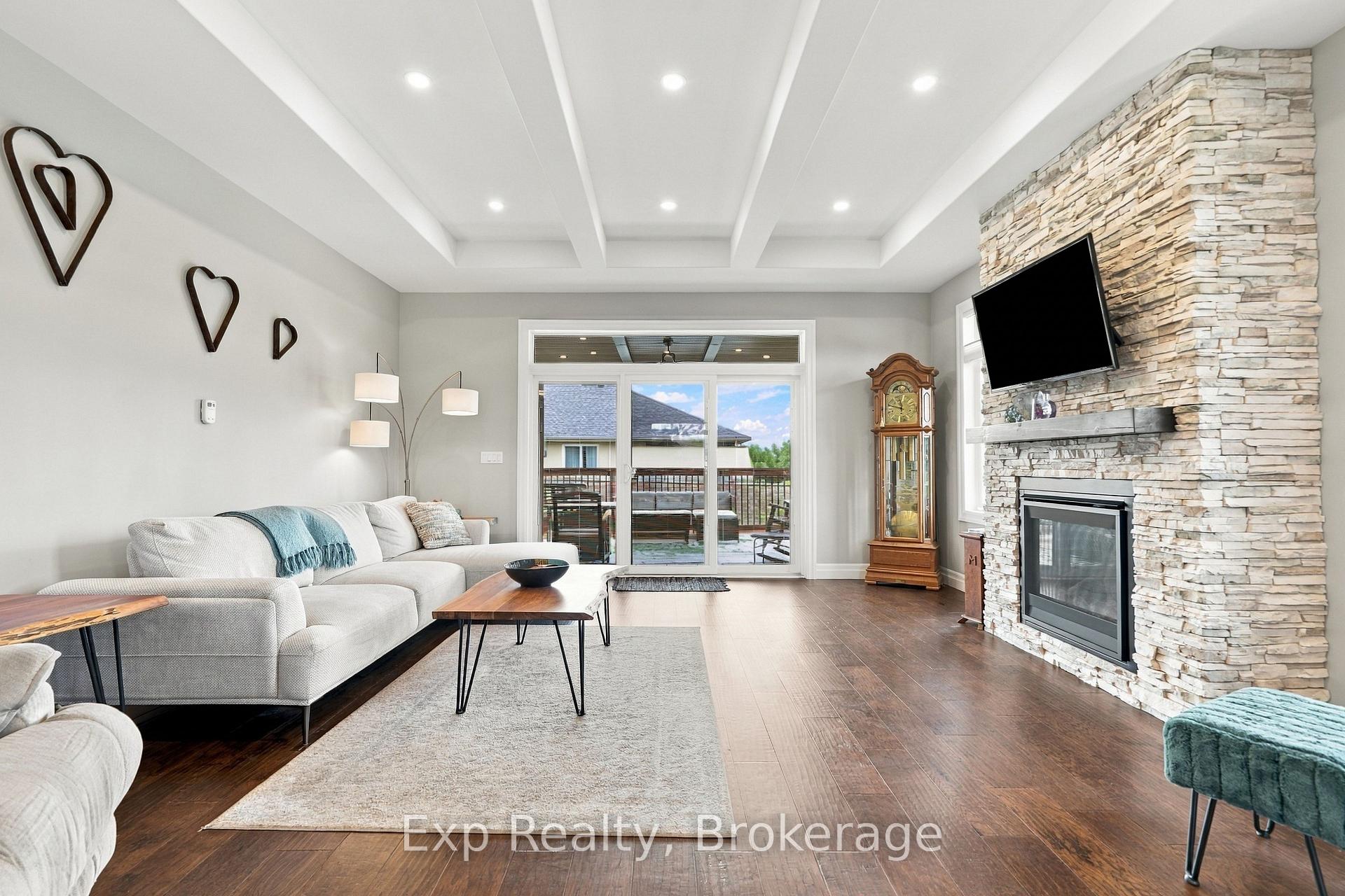 Photo 16 of 52 Gavin Crescent, Quinte West, Murray Ward — HOMEH