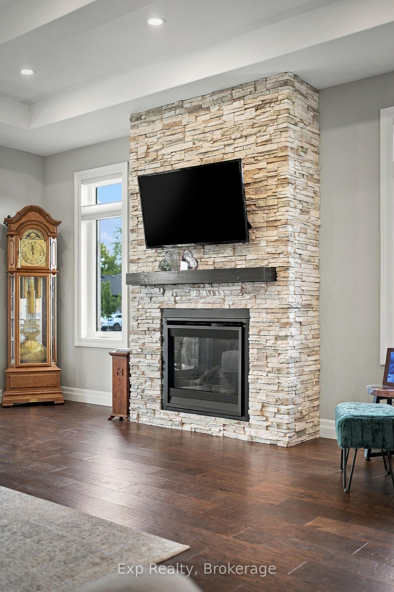 Photo 17 of 52 Gavin Crescent, Quinte West, Murray Ward — HOMEH