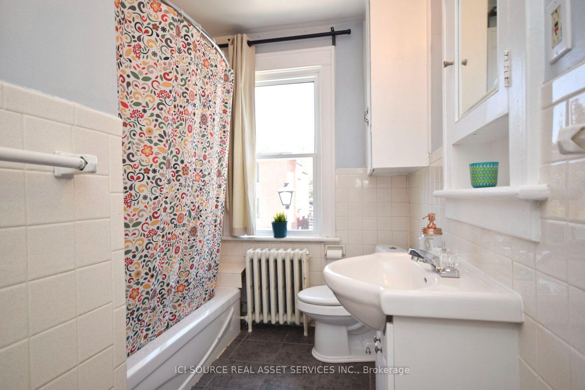 Photo 12 of Unit Upper, 118 Lower Charlotte Street, Ottawa, Lower Town — HOMEH