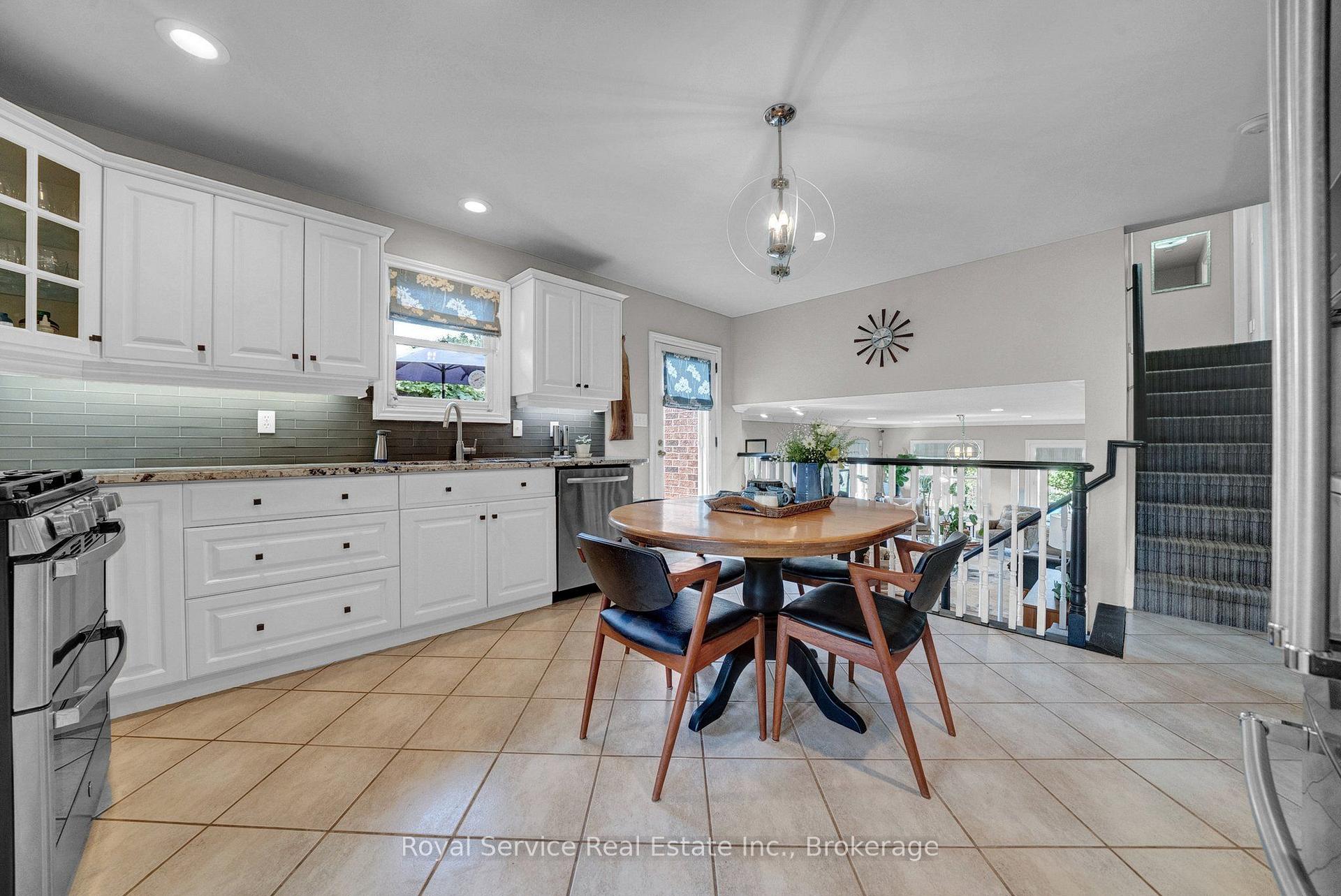 Photo 16 of 88 Simpson Avenue, Clarington, Bowmanville — HOMEH