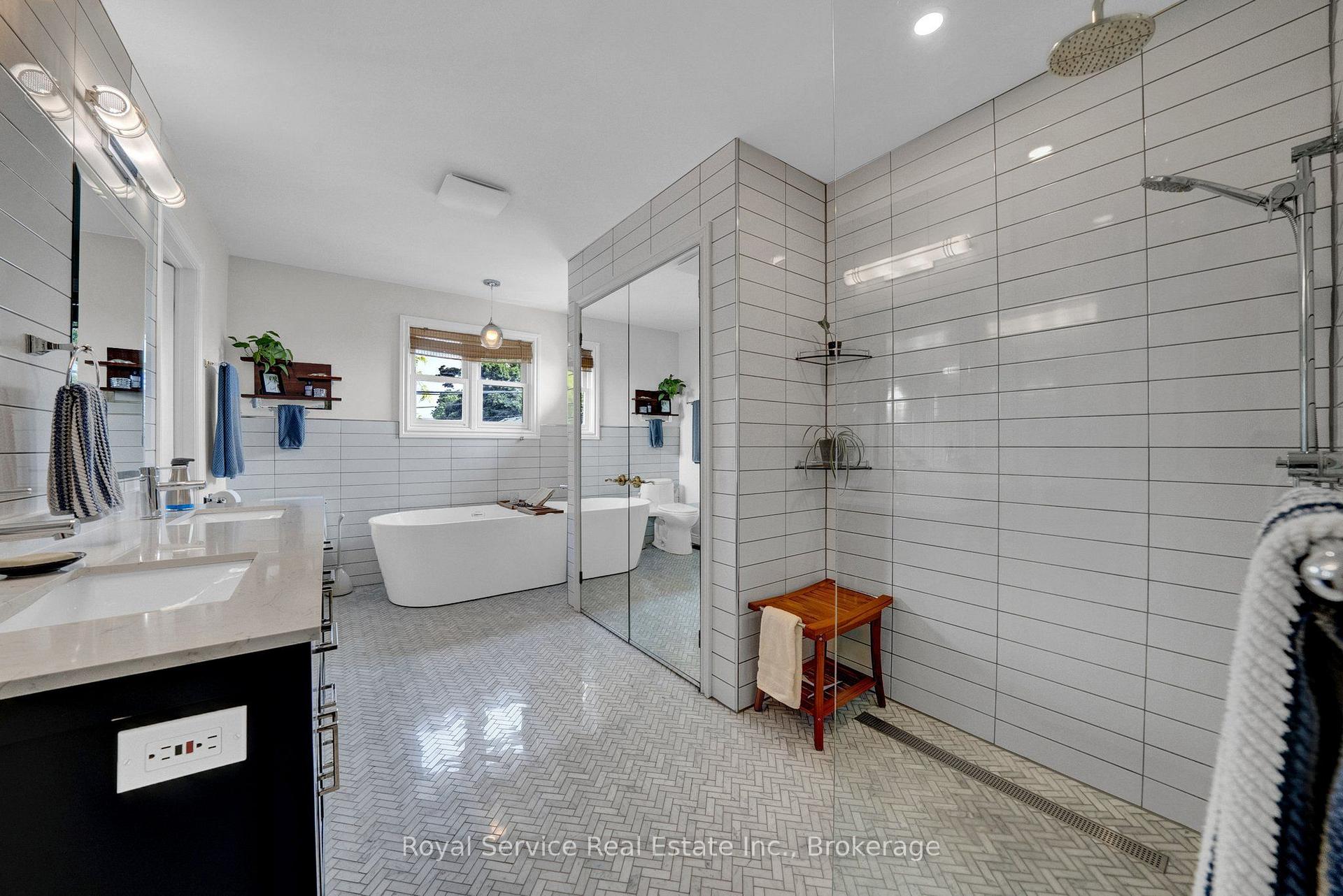 Photo 24 of 88 Simpson Avenue, Clarington, Bowmanville — HOMEH