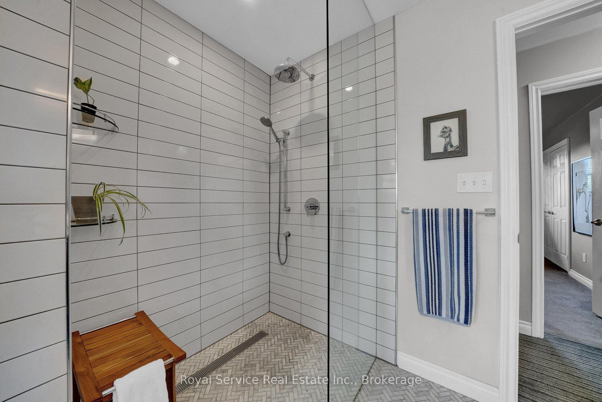 Photo 26 of 88 Simpson Avenue, Clarington, Bowmanville — HOMEH