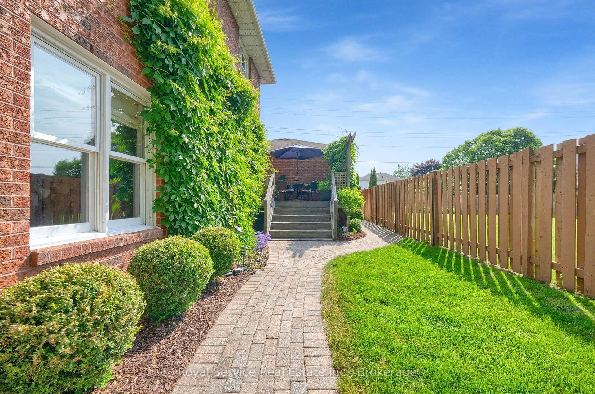 Photo 55 of 88 Simpson Avenue, Clarington, Bowmanville — HOMEH