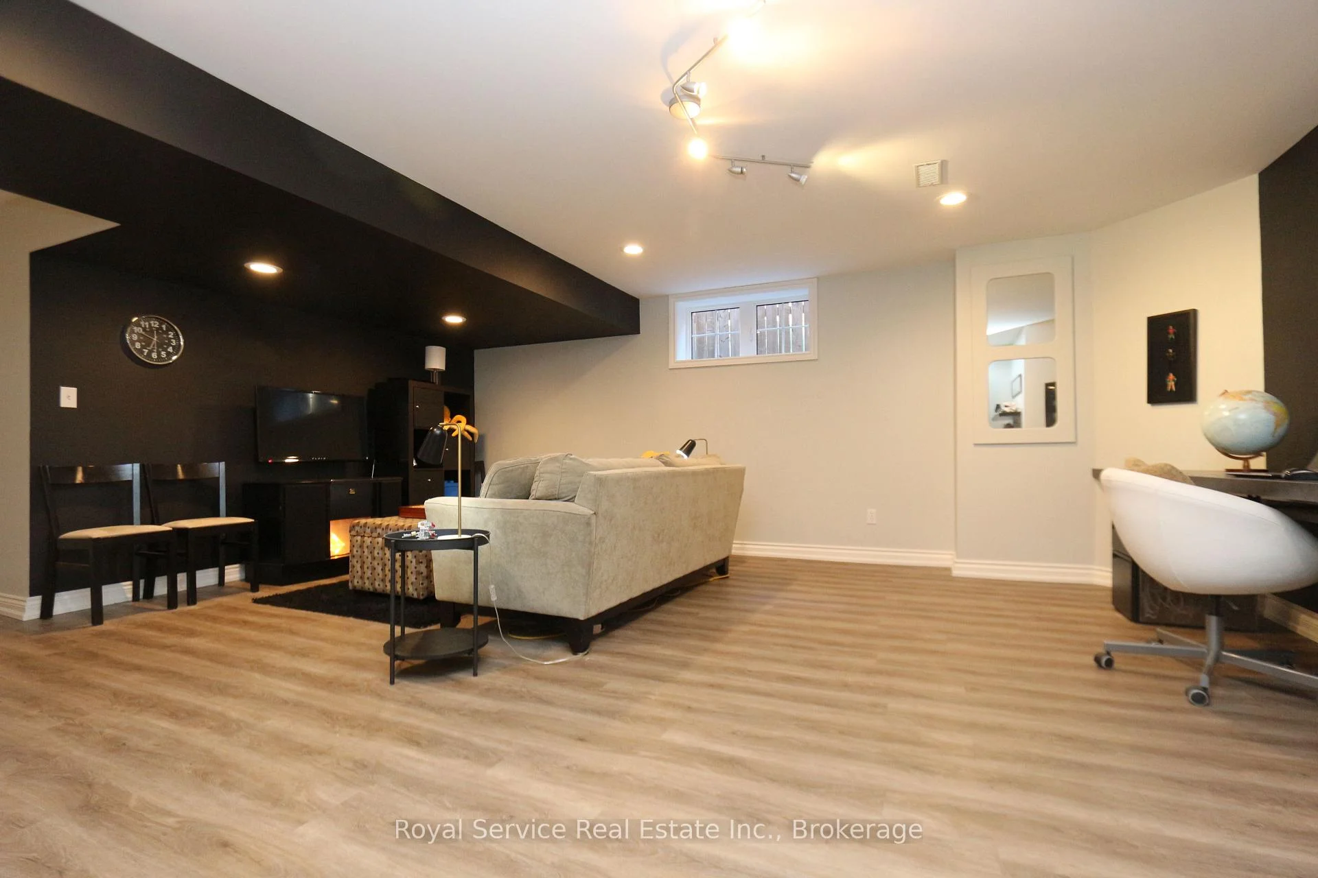 Photo 42 of 88 Simpson Avenue, Clarington, Bowmanville — HOMEH