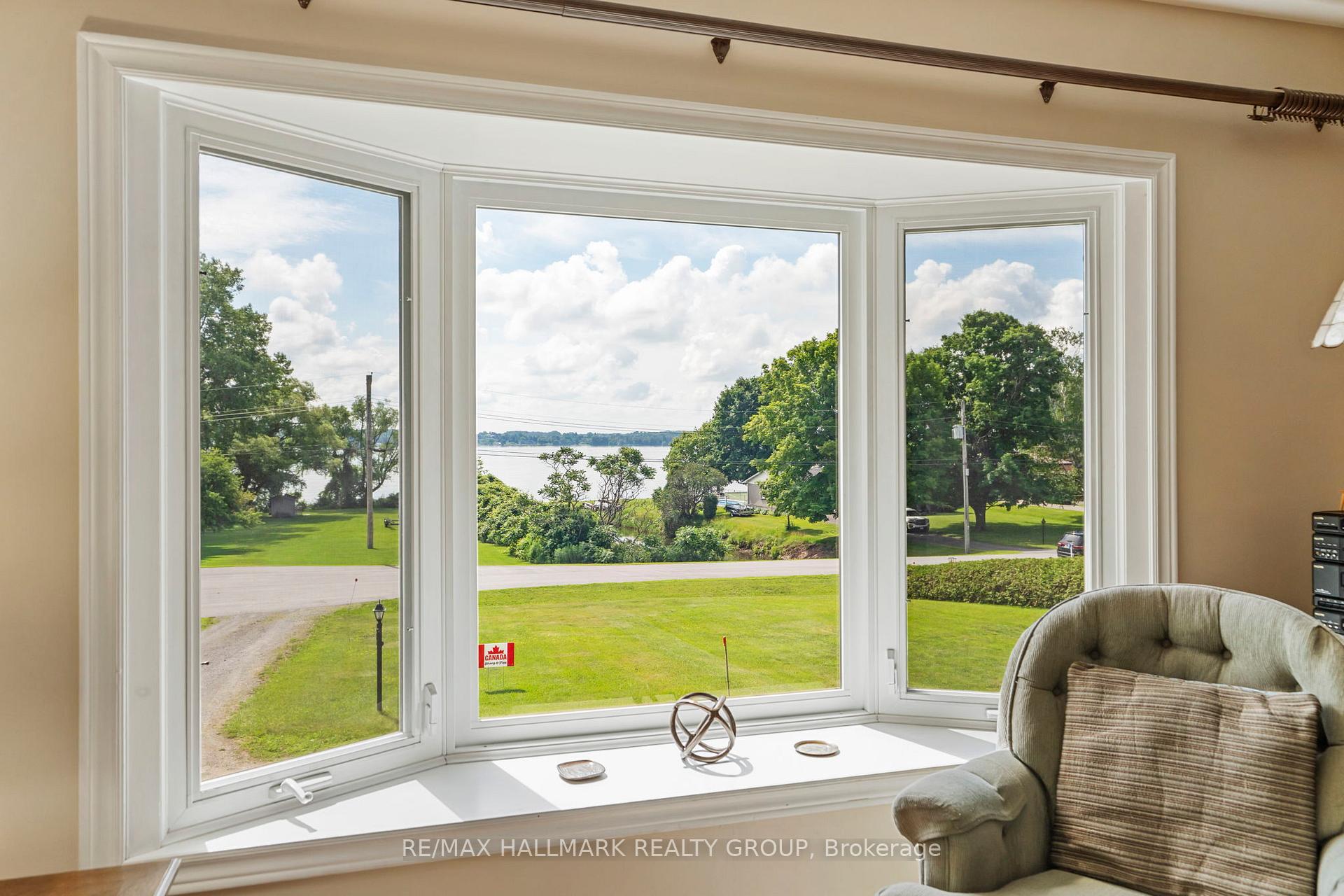 Photo 9 of 22 St Lawrence Court, Augusta, Augusta Twp — HOMEH