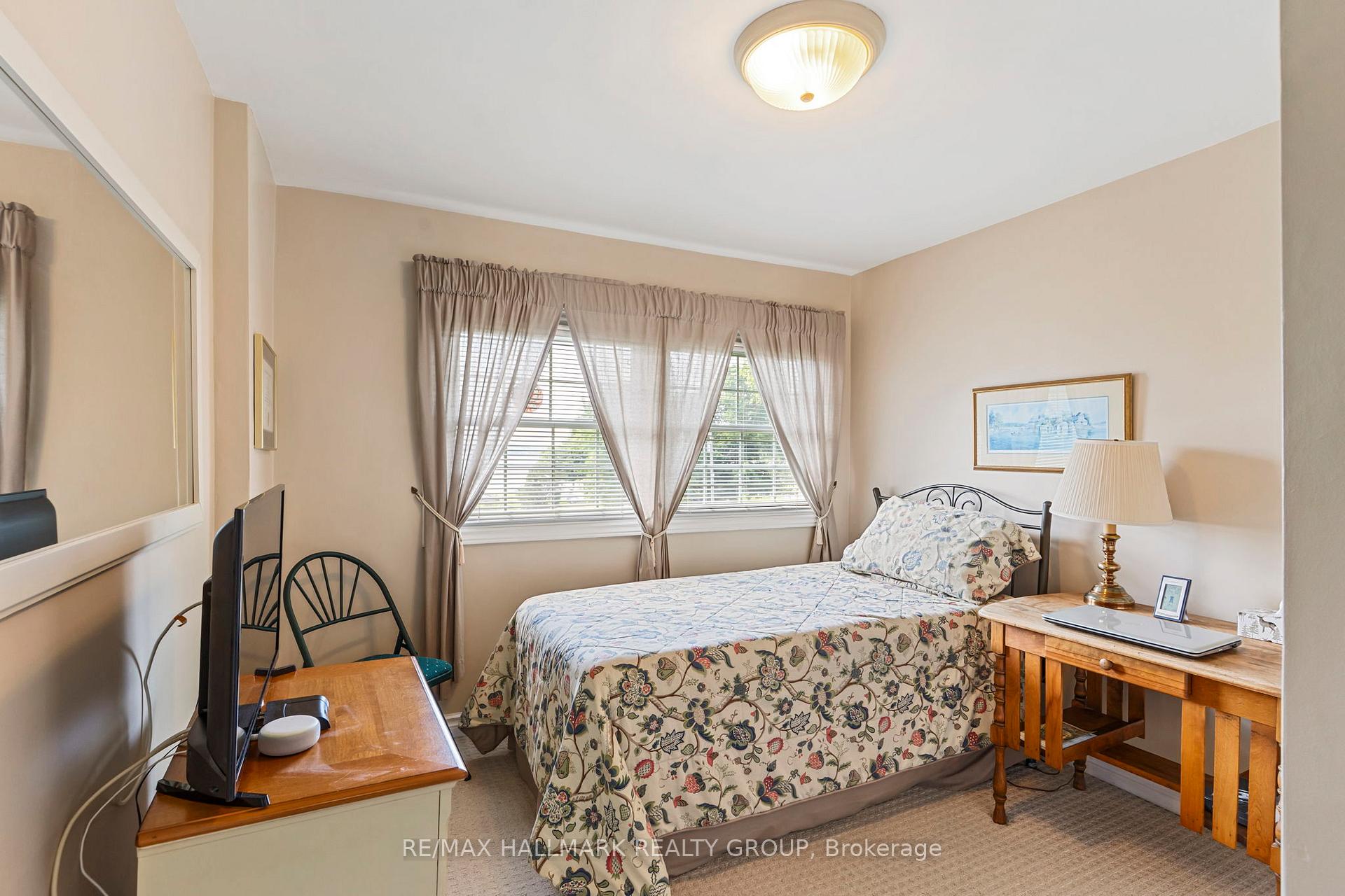 Photo 32 of 22 St Lawrence Court, Augusta, Augusta Twp — HOMEH