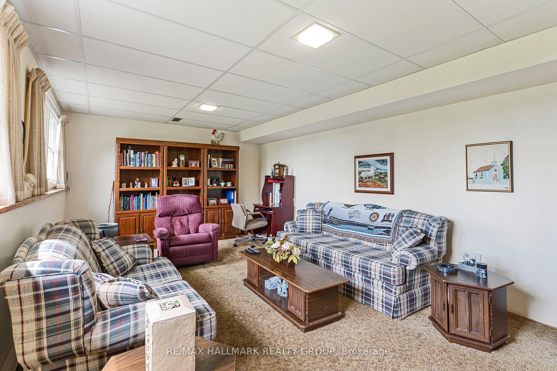 Photo 33 of 22 St Lawrence Court, Augusta, Augusta Twp — HOMEH