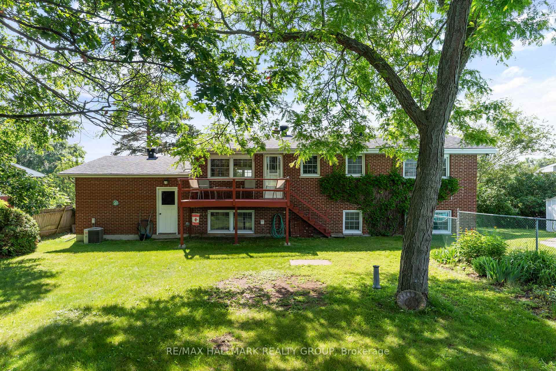 Photo 47 of 22 St Lawrence Court, Augusta, Augusta Twp — HOMEH
