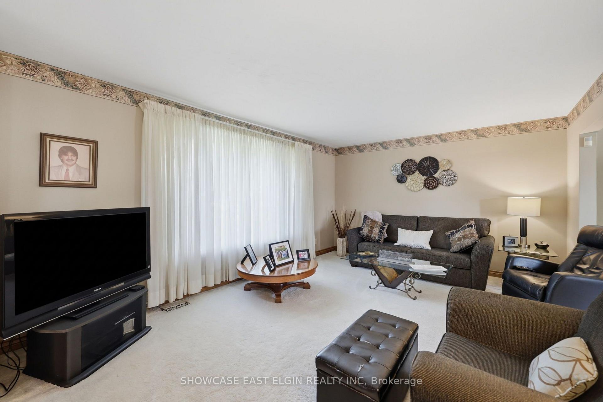 Photo 4 of 10 Moore Avenue, Aylmer — HOMEH