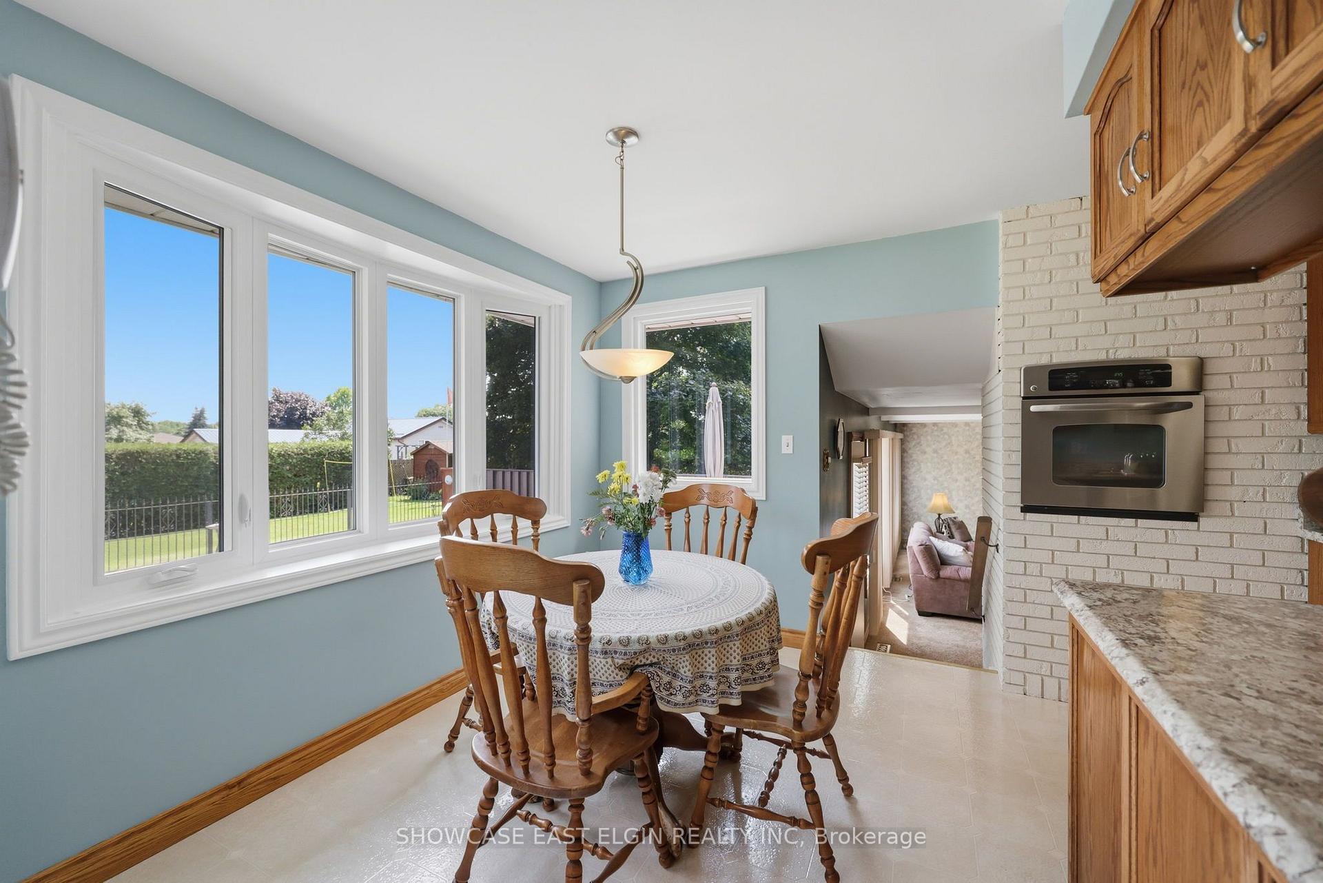 Photo 8 of 10 Moore Avenue, Aylmer — HOMEH