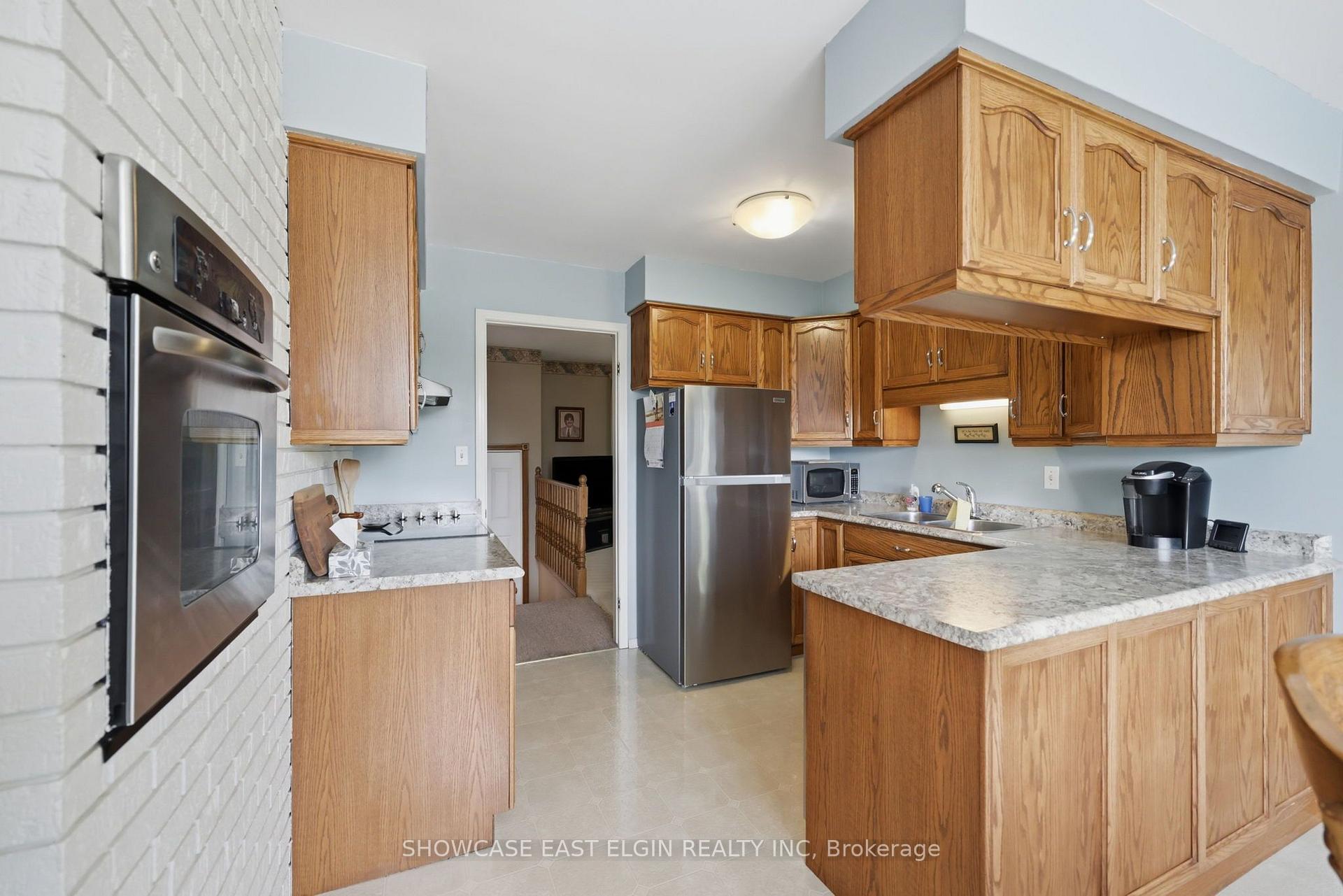 Photo 9 of 10 Moore Avenue, Aylmer — HOMEH