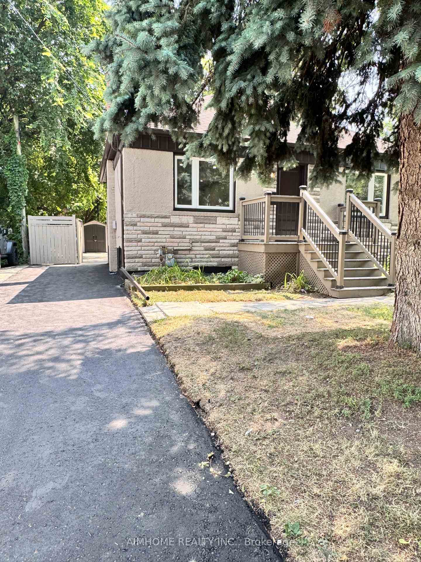 Photo 2 of 173 Melrose Street, Etobicoke, Mimico — HOMEH