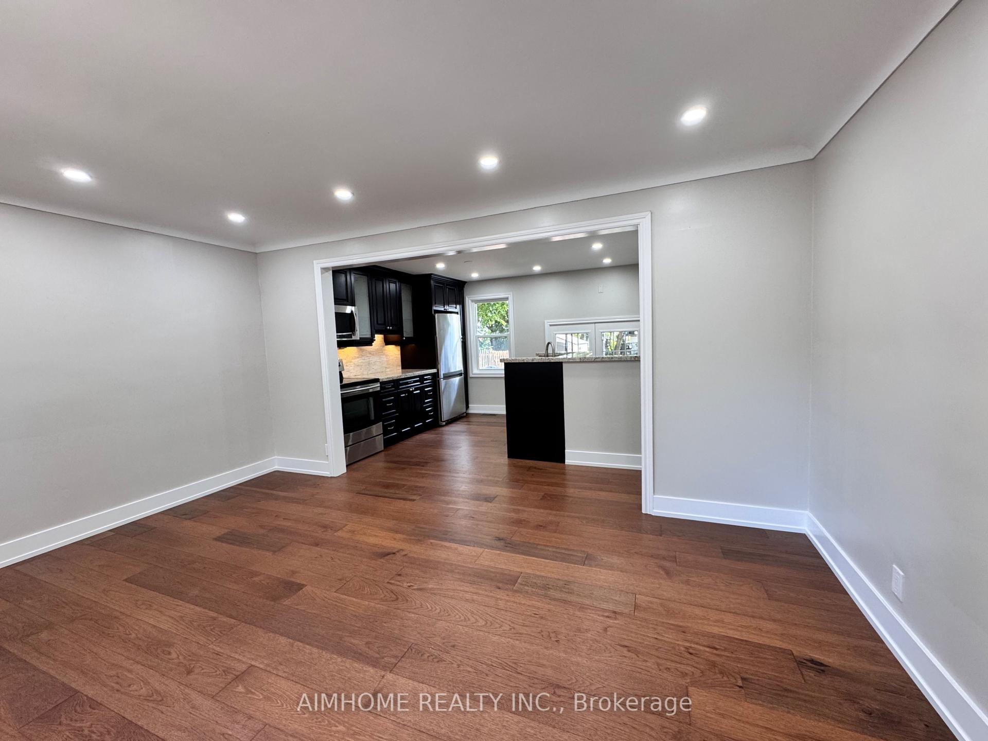 Photo 4 of 173 Melrose Street, Etobicoke, Mimico — HOMEH