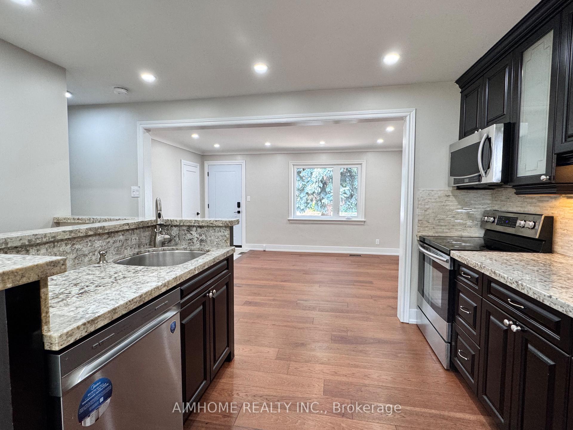 Photo 13 of 173 Melrose Street, Etobicoke, Mimico — HOMEH