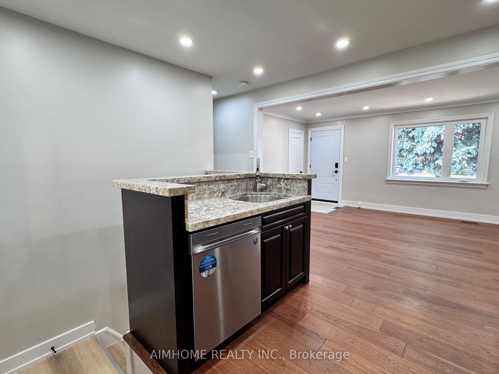 Photo 14 of 173 Melrose Street, Etobicoke, Mimico — HOMEH