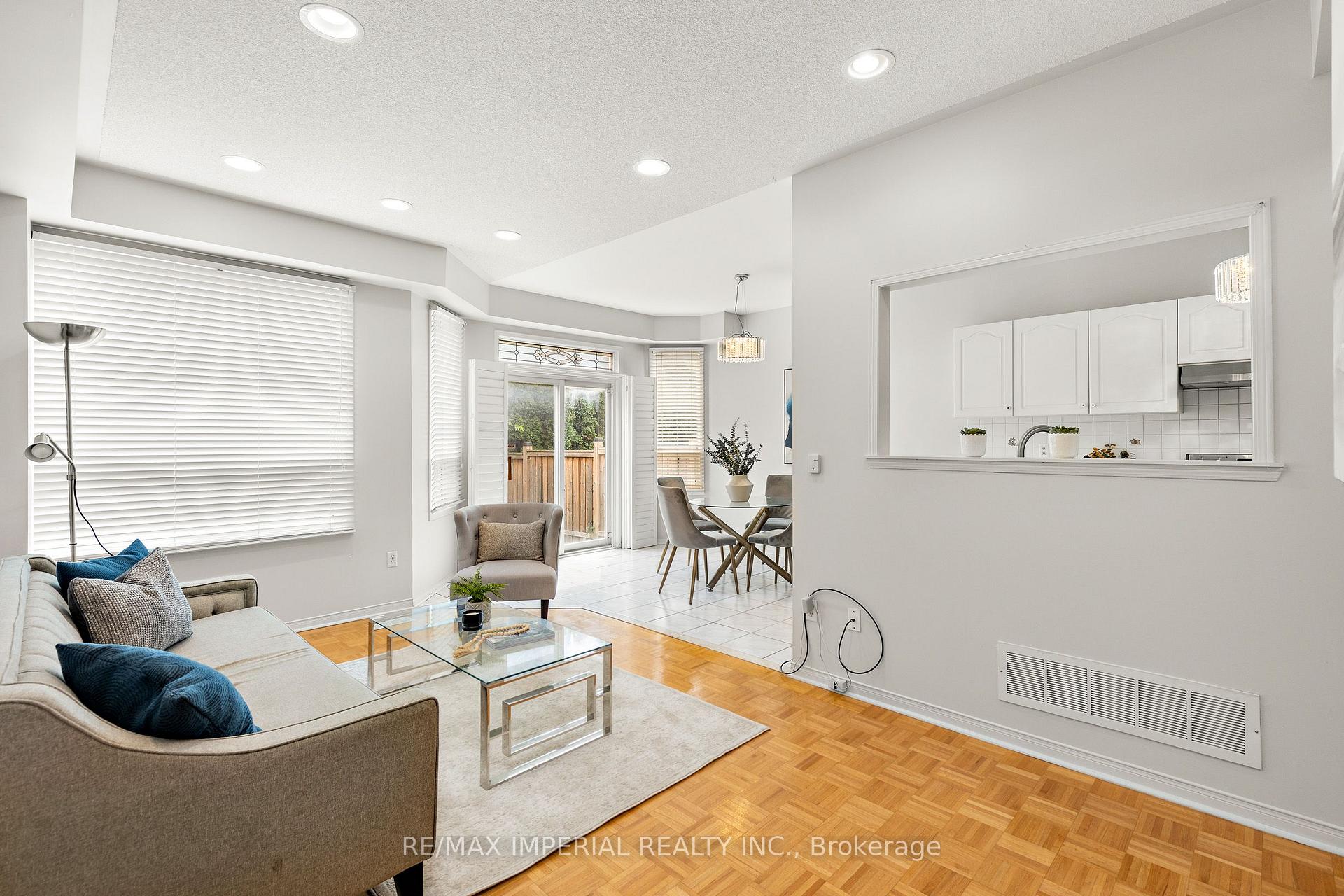 Photo 7 of 145 Blue Willow Drive, Vaughan, East Woodbridge — HOMEH